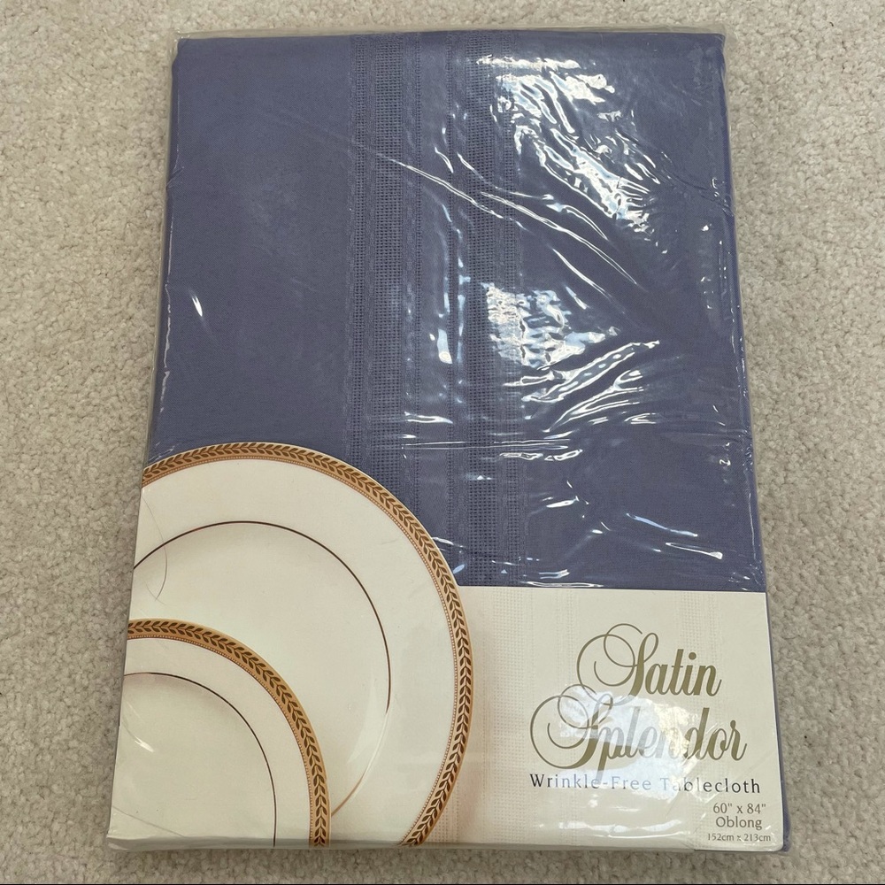 Satin Splendor Wrinkle Free 60 x 84 Oblong Tablecloth - NEW!